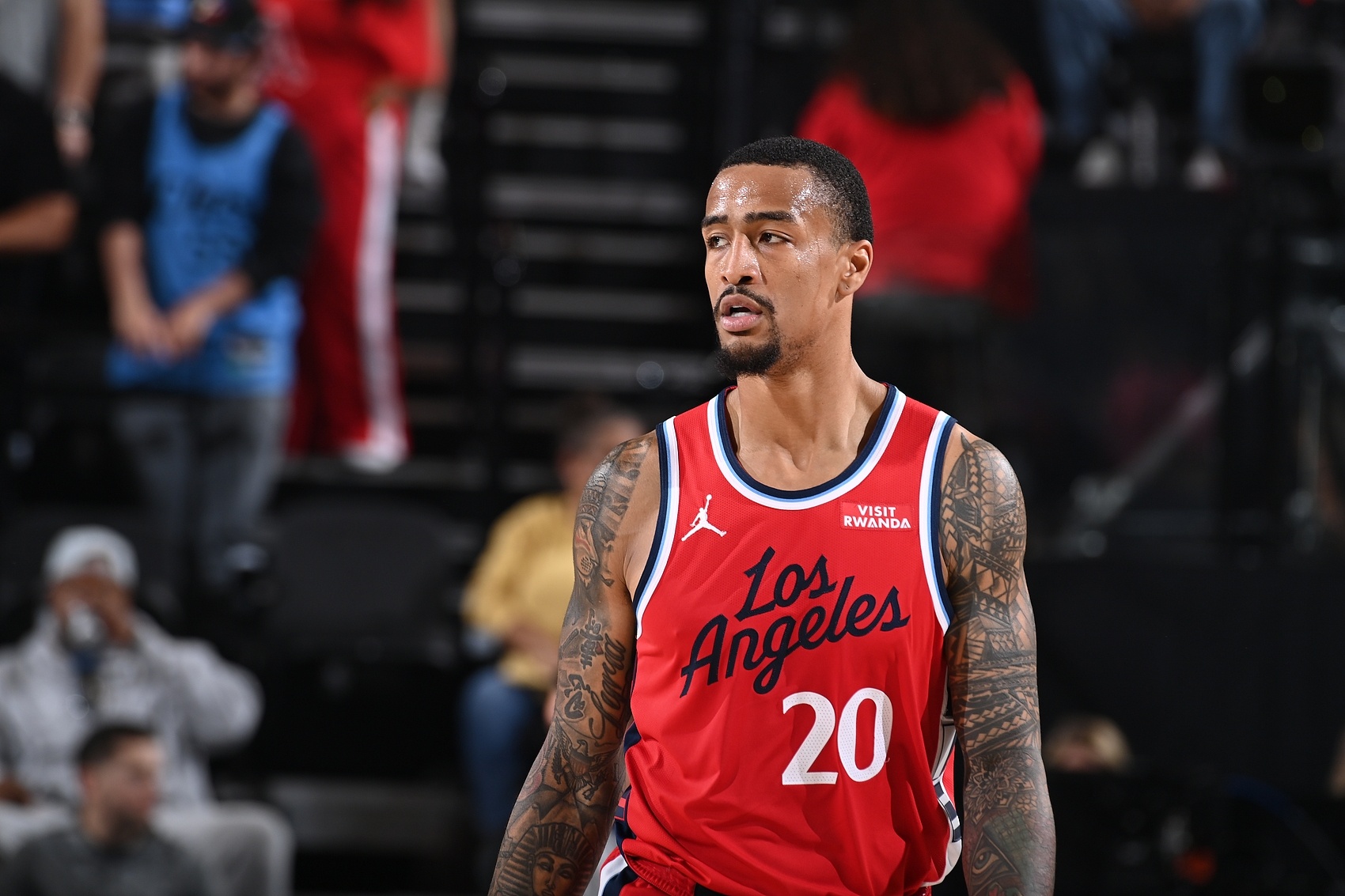 科林斯谈小卡受伤：他是个出色的领袖 不想看到他受伤